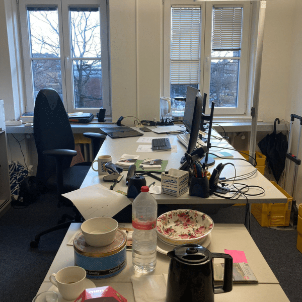 Veraltetes Bürodesign aus den 90er Jahren_Fachkräftemangel_Homeoffice oder Büro_Bürodesign für 08-15 Firmenbüros, in denen keiner arbeiten will_Workplace Innovations GmbH_2